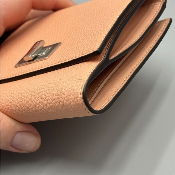 Fendi Peekaboo Leather Pink Bifold Wallet - Picture 4 of 16